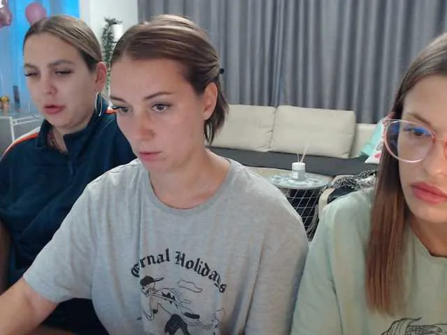 Live sex webcam photo for BugaGirls #271429926