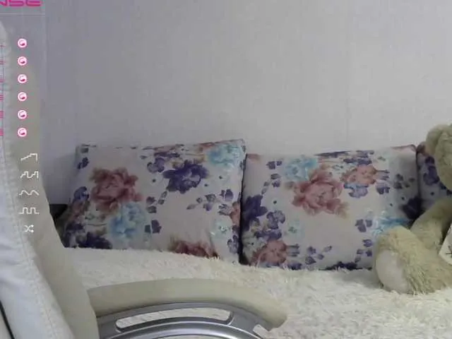 Live sex webcam photo for Lisa1225 #271437227