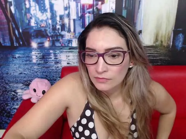 Live sex webcam photo for jeniferblanco #271426588