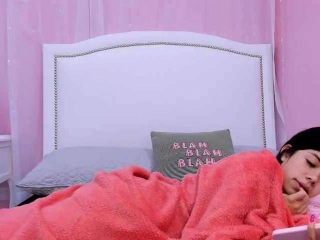 Live sex webcam photo for OLIVIAGOMEZ #271431024