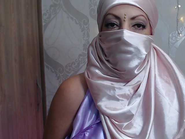 Live sex webcam photo for mijal-queen #271430630