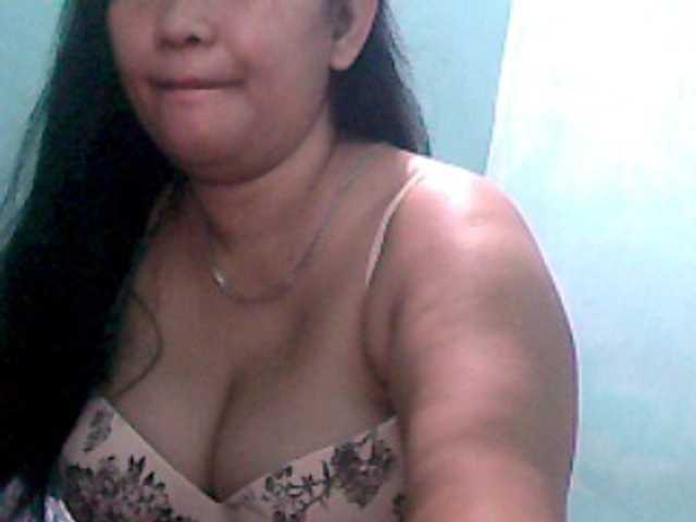 Live sex webcam photo for wildmom4u #271427037