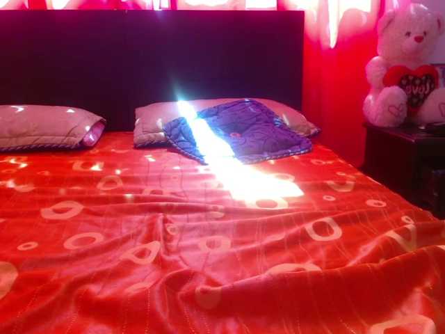 Live sex webcam photo for Daizy-cooper #271438082