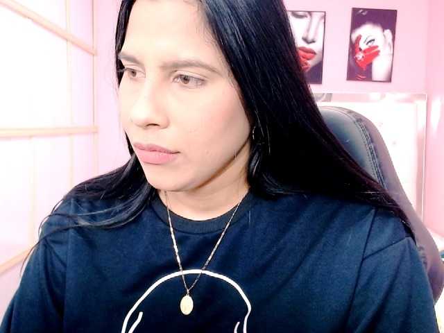 Live sex webcam photo for xPrettyhellen #271427484