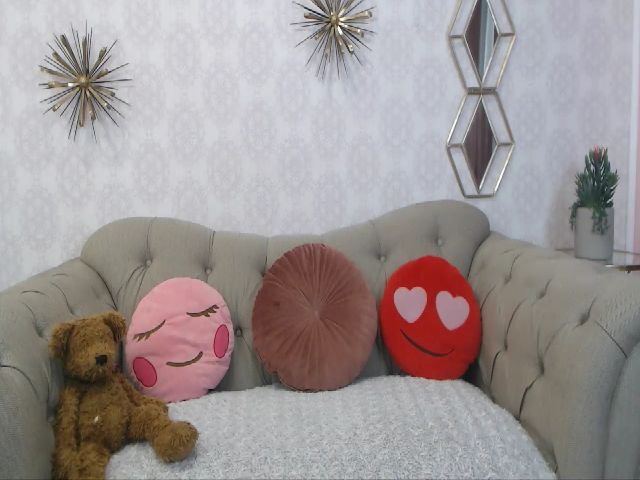 Live sex webcam photo for Misha_Diamond #271429098