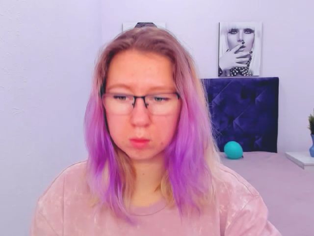 Live sex webcam photo for LizaSwan #271432015