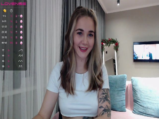 Live sex webcam photo for HolyMeow #271439767