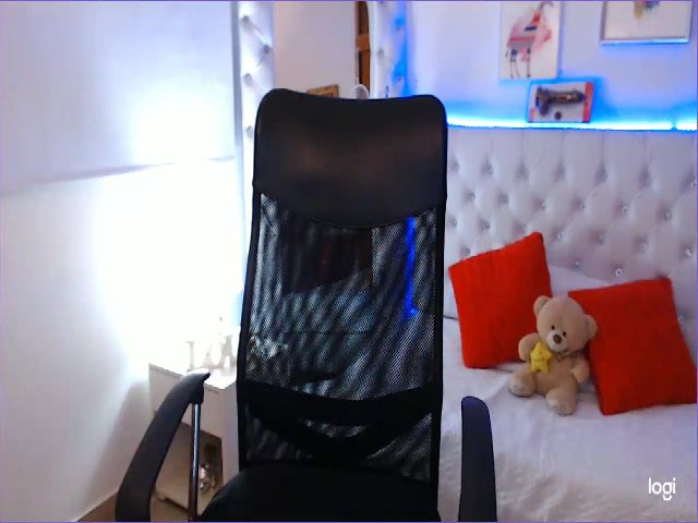 Live sex webcam photo for Antonella_lpz #271439929