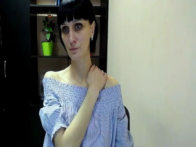 Live sex webcam photo for Abigail_i #271427726
