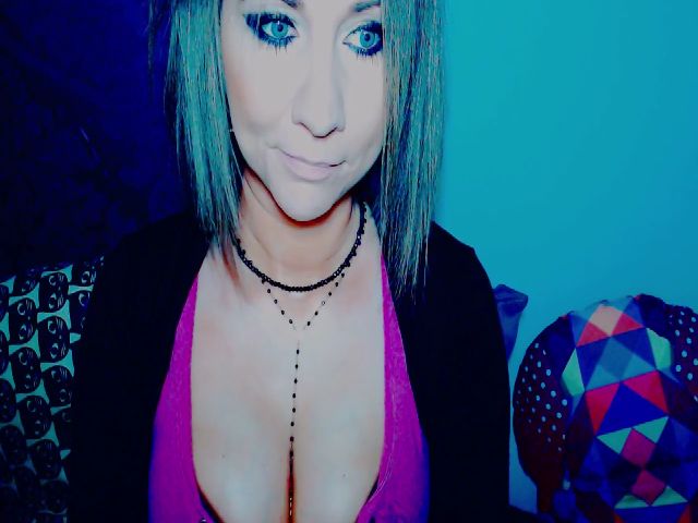 Live sex webcam photo for LillyFox69 #271432289