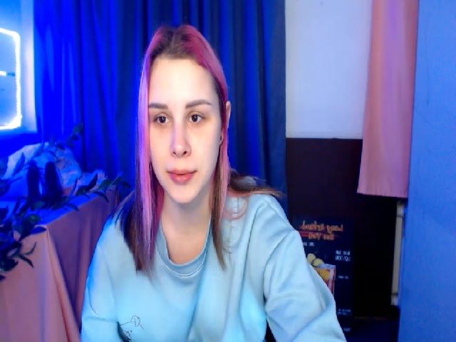 Live sex webcam photo for PolliMilk #271430137