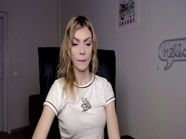 Live sex webcam photo for VanillaJenny #271428269