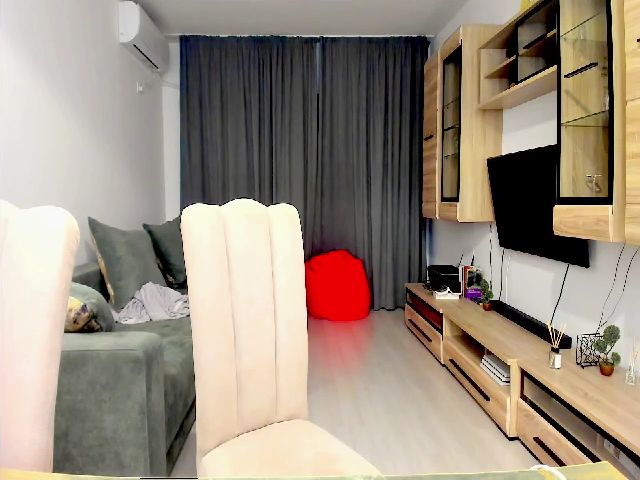 Live sex webcam photo for MonicaMony #271428448