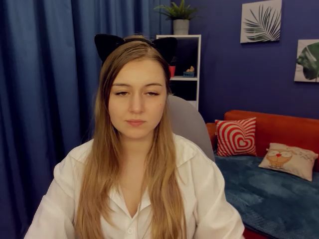 Live sex webcam photo for LorraineIce #271428536