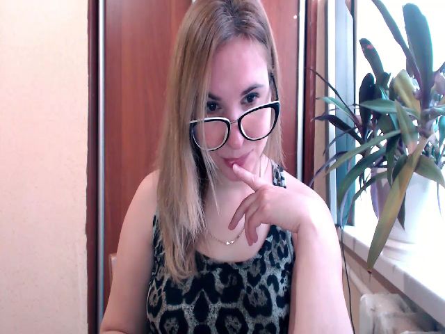 Live sex webcam photo for Kay_Lo #271434724