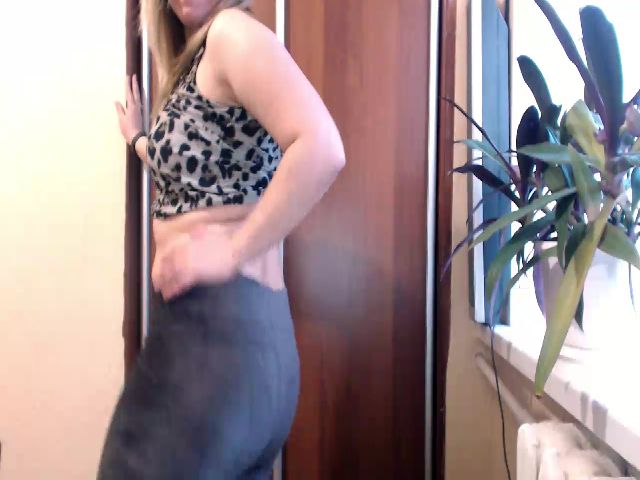 Live sex webcam photo for Kay_Lo #271434856