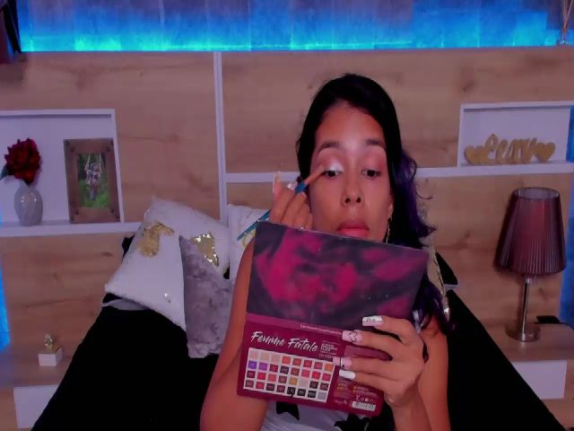 Live sex webcam photo for Lexy_fox2 #271427983