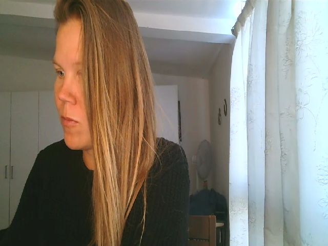 Live sex webcam photo for CallMeMaria #271432777