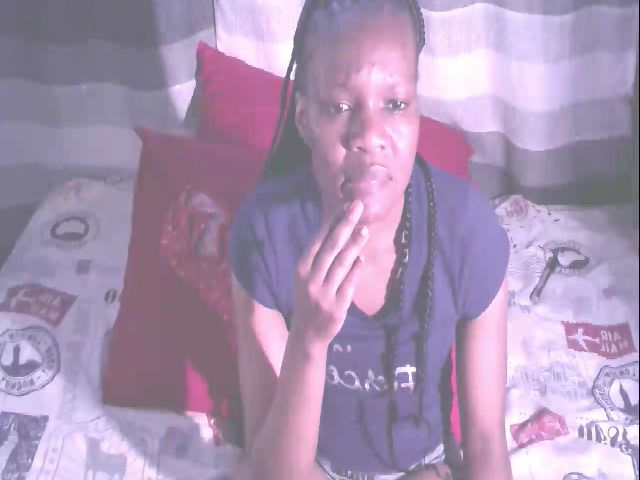 Live sex webcam photo for Sexybooty85 #271431828