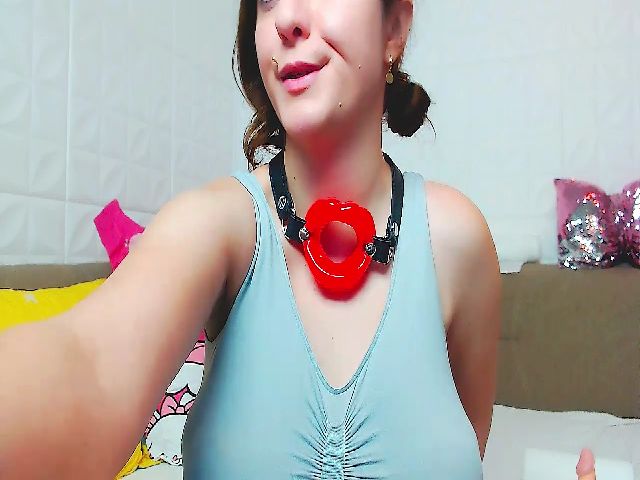 Live sex webcam photo for ScreamSlutty #271432907