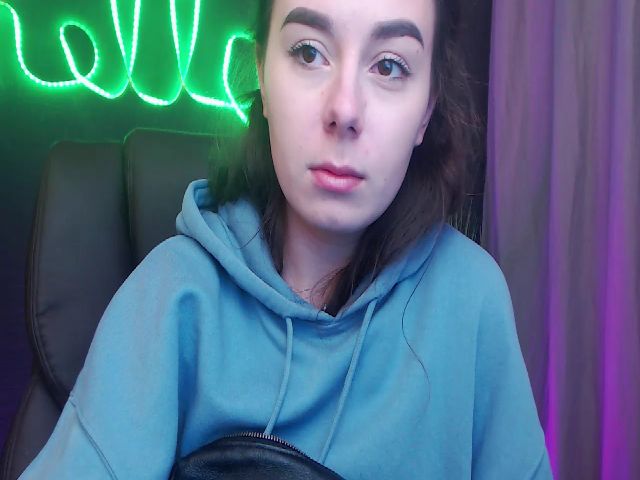 Live sex webcam photo for DinaD #271436134