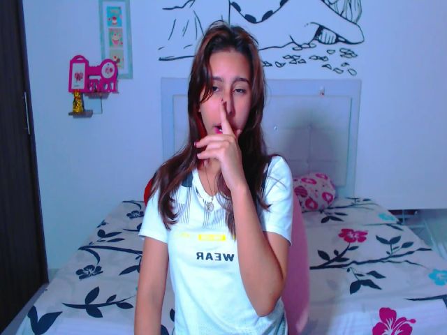 Live sex webcam photo for violeta09 #271426788