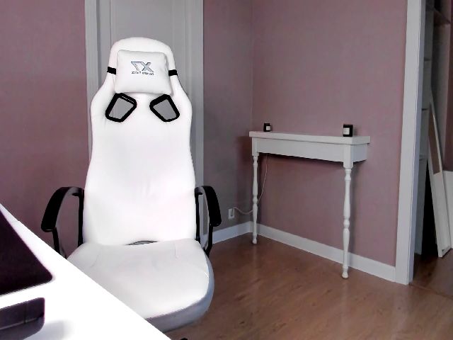 Live sex webcam photo for Caroline_Bell #271428153