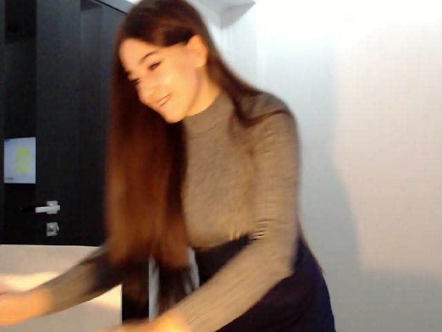 Live sex webcam photo for Lucky_V #271439600