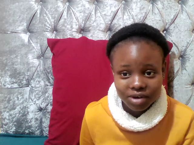 Live sex webcam photo for YOUNGDREAM123 #271431769