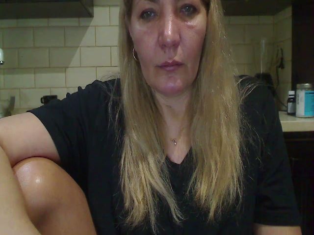 Live sex webcam photo for HeyHeyGrey #271428853