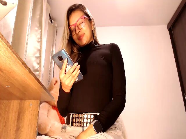 Live sex webcam photo for AnnySanz #271426639