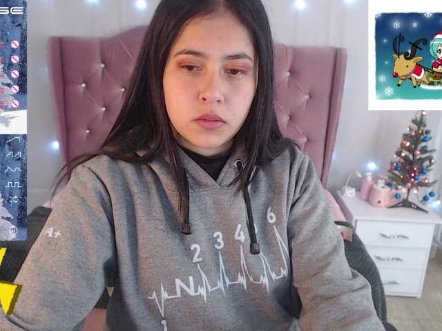 Live sex webcam photo for zelda-19 #271434414