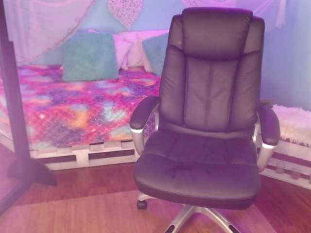 Live sex webcam photo for KATHY-SNOW #271430857