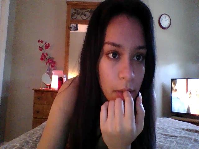 Live sex webcam photo for Adrianaxo1 #271436873