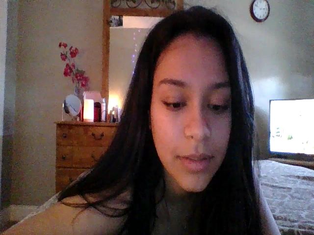 Live sex webcam photo for Adrianaxo1 #271438905