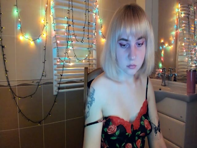 Live sex webcam photo for HannaLismont #271440536