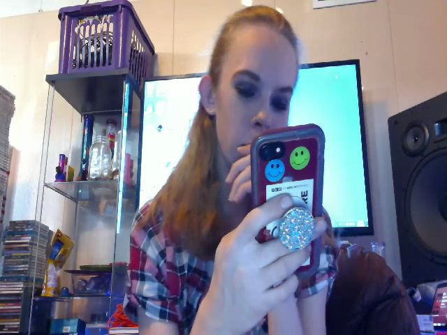 Live sex webcam photo for PrincessV7 #271440203