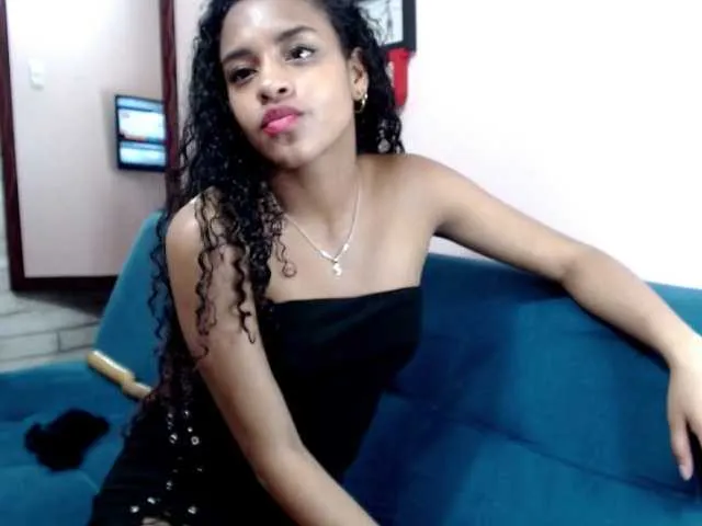 Live sex webcam photo for Sanem-Brunett #271438048