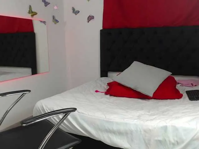 Live sex webcam photo for Samy-Rose #271431276
