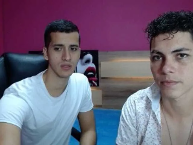 Live sex webcam photo for MonkeyShine #271437394