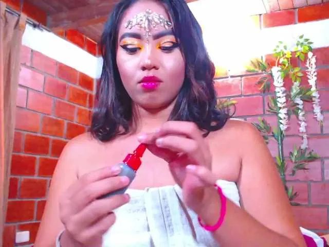 Live sex webcam photo for Victoria-Fox #271450178