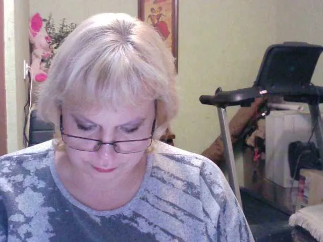 Live sex webcam photo for LOLA88888 #271450250