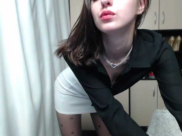 Live sex webcam photo for -LadyLUCK- #271449990