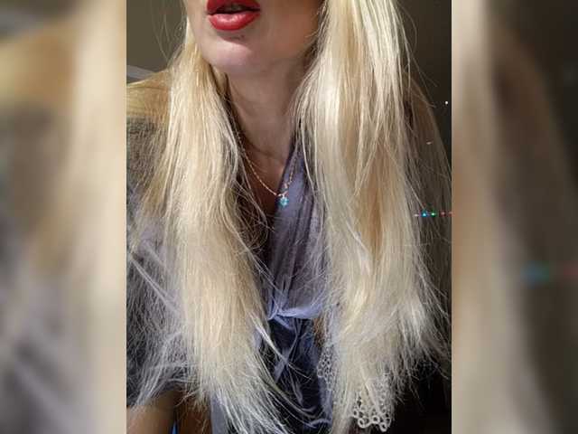 Live sex webcam photo for MonnaSky #271447071