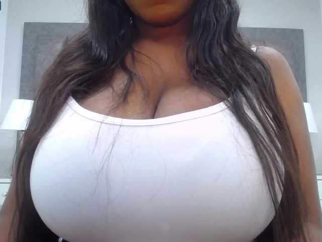 Live sex webcam photo for GracieSmall #271444091