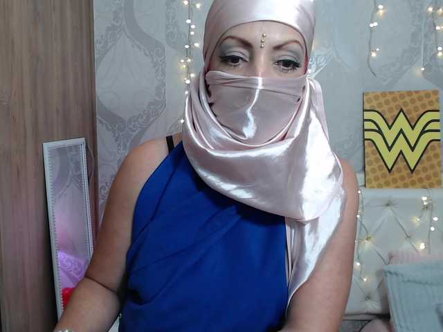 Live sex webcam photo for mijal-queen #271447054