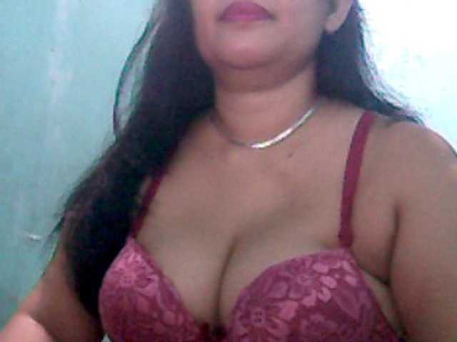 Live sex webcam photo for wildmom4u #271447269