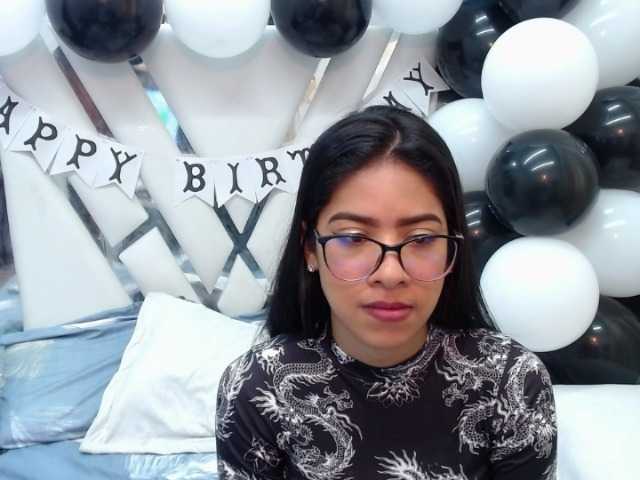 Live sex webcam photo for CorinaHudson #271450607