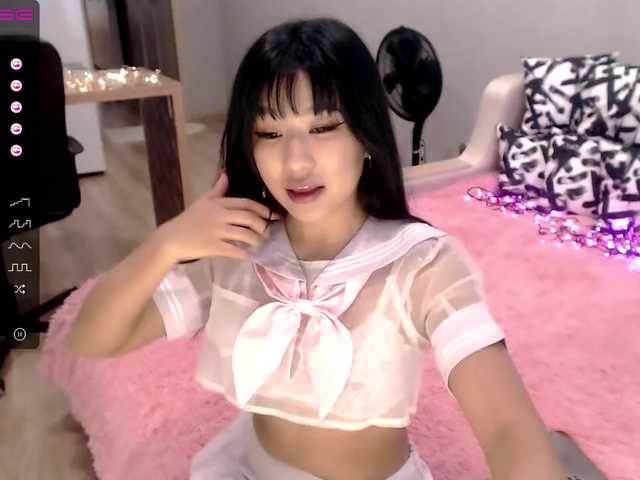 Live sex webcam photo for LucyLiu #271447286