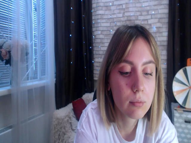 Live sex webcam photo for CumMeaRiver #271443560